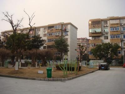 12号地铁杨高北路站,精装两房出租,看房随时