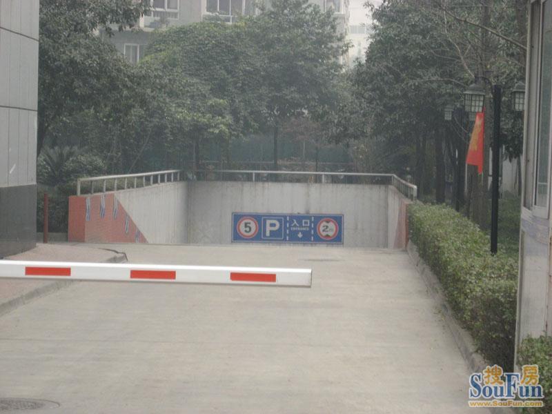 上品优空间1室1厅1卫东南朝向2700.00元/月出租