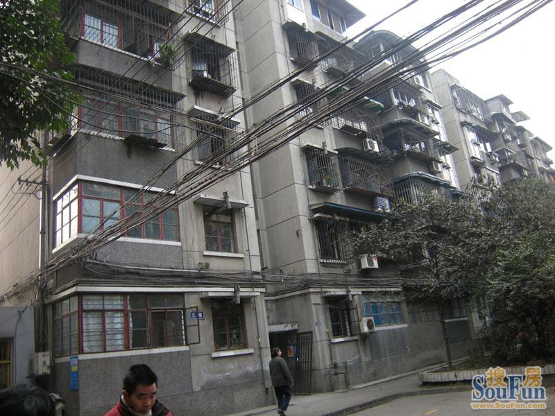 同善桥横街8号社区3室2厅1卫西南朝向2200.00元/月出租