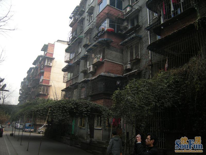 营康西路65号院2室1厅1卫东南朝向1800.00元/月出租