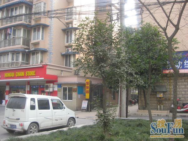 聚贤阁3室2厅2卫东南朝向2600.00元/月出租