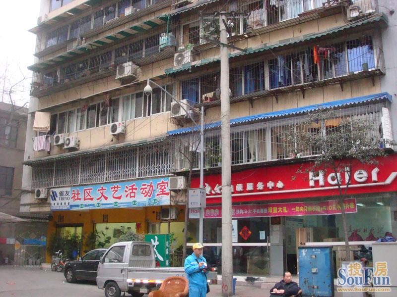 华民逸园1室1厅1卫东朝向2200.00元/月出租