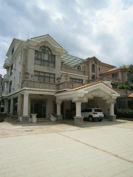 顺德碧桂园豪园别墅4室2厅5卫西南朝向6000.00元/月出租