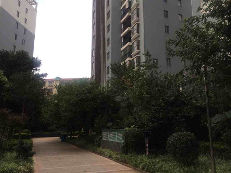 铭门高第小区3室2厅2卫东南朝向2300.00元/月出租