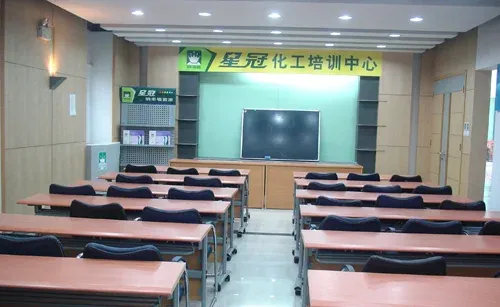����鿴��һ��: ��˾������������Ƭ