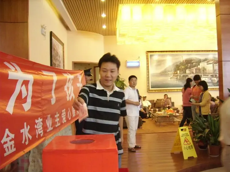����鿴��һ��: ��ͷ��