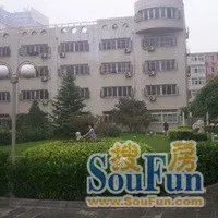 青年湖西里2室1厅1卫南北朝向8100.00元/月出租