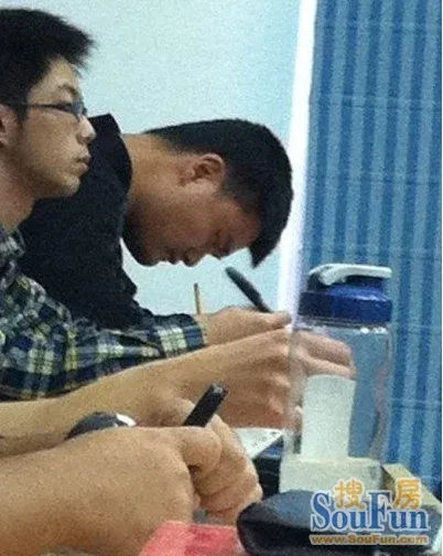 姚明听课照曝光图片