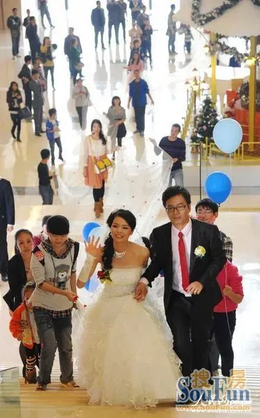 新娘520米婚纱图片