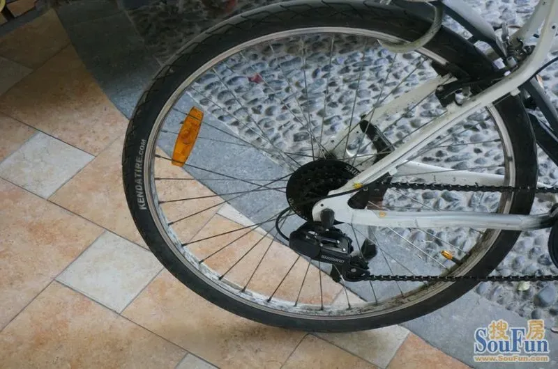 自行车怎么买轮胎 1367117992664_000.jpg