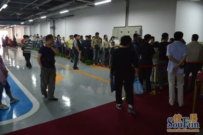 火速围观,西岗某高端项目再次上演午夜排号传奇!