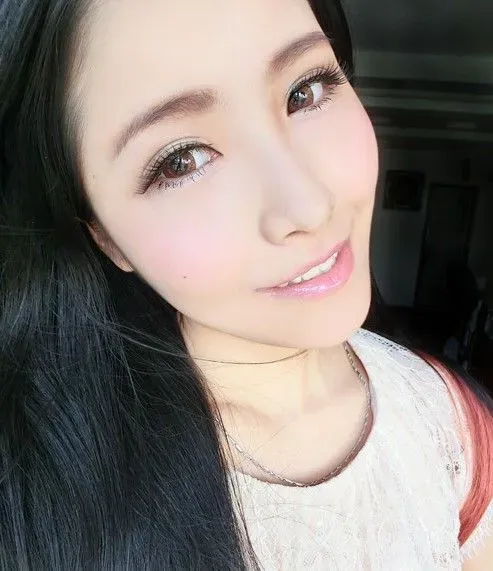 精致女生_甜蜜动人图片