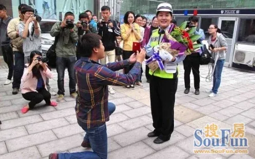 扮乞丐求婚图片