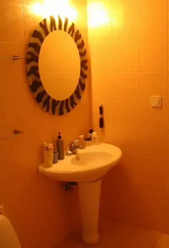��װ�ޣ�ɫ�ʰ����ҡ�������һ����̽�ּҾ���ɫ