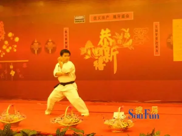 ����鿴��һ��: ���˽�