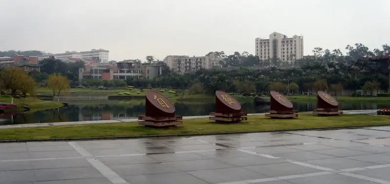 点击查看下一张: 厦门－厦大－校园湖畔