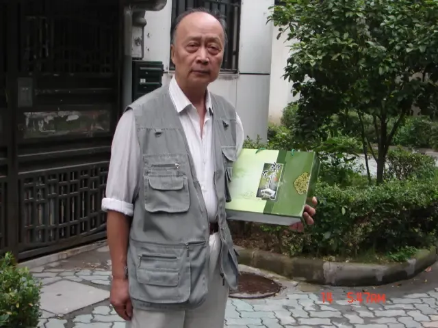����鿴��һ��: ��Ƭ