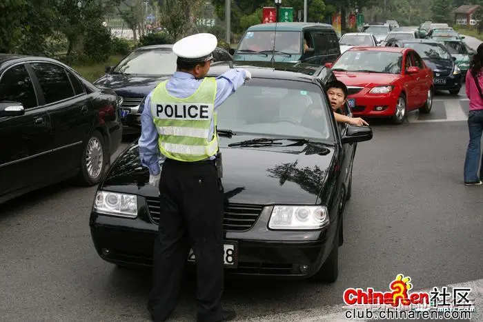 交警pk军车