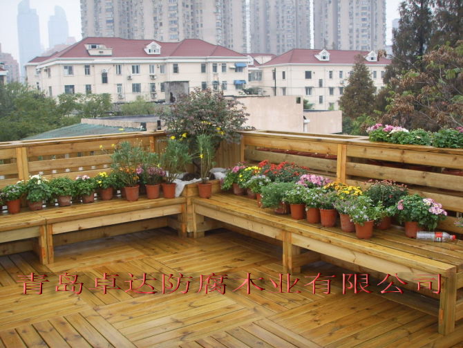 想在阳台上砌花池,考虑到阳台承重要用轻质材料,有什么合适的砌花池