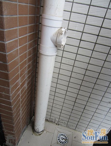 5,阳台下水管无套管
